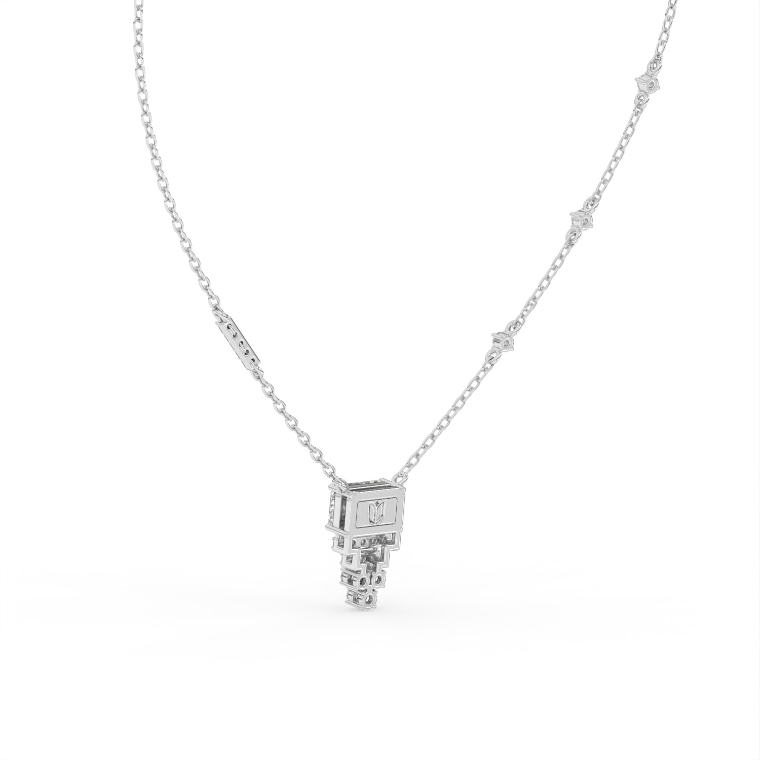 The Avenoir Pendant